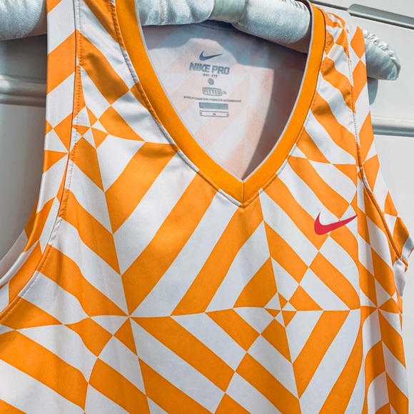 Nike Tops - 🏃‍♀️Nike Pro Dri Fit Top Size M